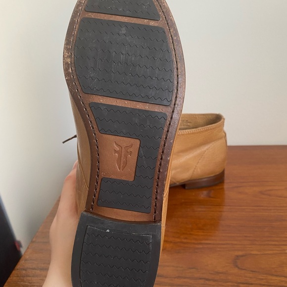 Women’s Frye Shoe - Picture 4 of 14